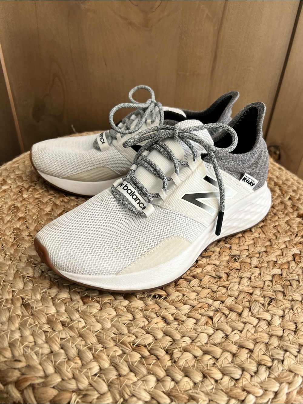 NEW BALANCE ROAV V1 SNEAKERS - Picture 2 of 6